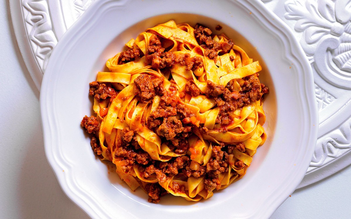 Elk Bolognese
